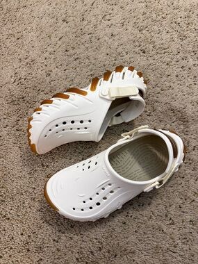 NWOT Crocs Echo Gum RO Clog Chalk M6/W8